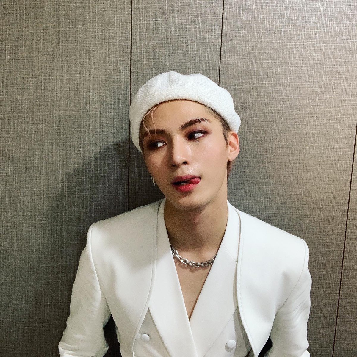 OmegaX_members's tweet photo. [#OX]

포엑 700일 넘게 고마워여 ❤️❤️

#OMEGA_X #오메가엑스
#한겸 #HANGYEOM https://t.co/t6A2ZwNcPG