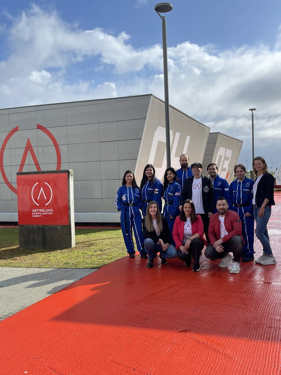 Here are the members of our crew, Libra Mission - Biogender 02
They come from Israel, Brazil, United Kingdom, Jordan, Poland, Greece.

This was the second bio-gender mission, in which we tried to find balance in crew composition gender.

<a href="/Dr_Bowman71/">Gabriel G d la Torre</a>
<a href="/neuroteklab/">Laboratorio Neuropsicología PsicologíaExperimental</a>