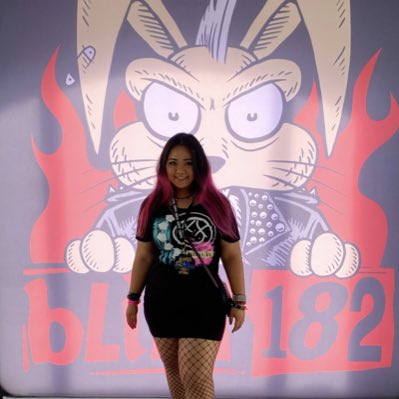 glamouryume's tweet photo. #NewProfilePic #blink182VIP https://t.co/bROn2KVgrb