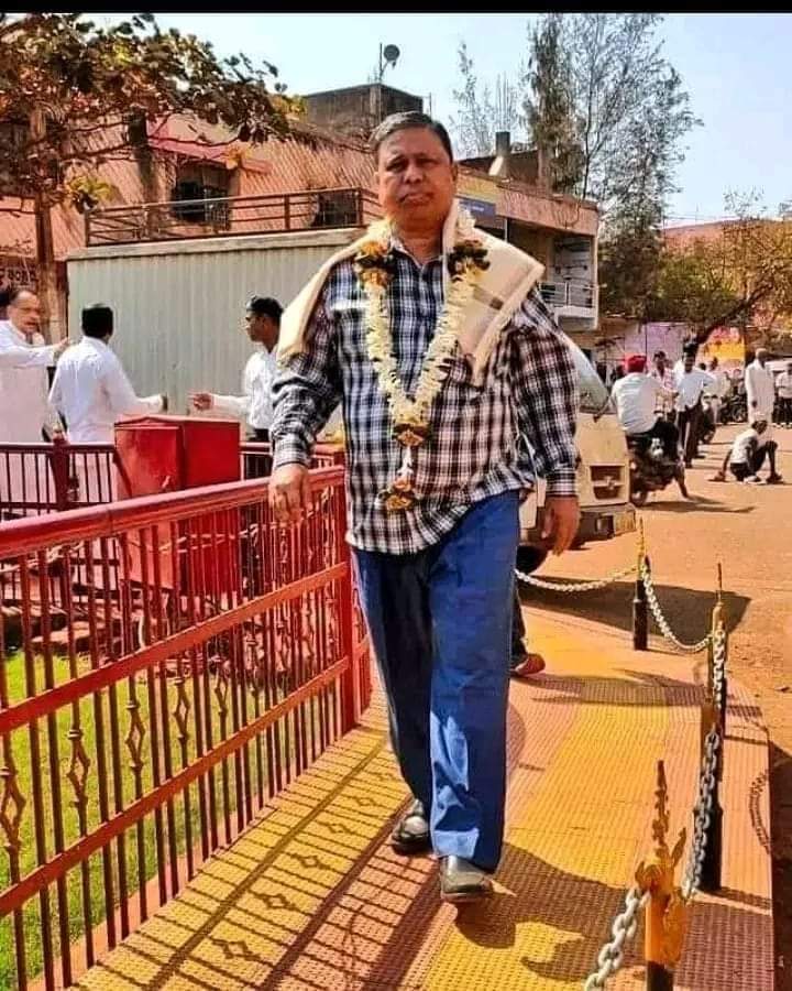तड़प होनी चाहिए 
कामयाबी के लिए
 वरना सोच तो 
हर कोई लेता है...

#ईवीएम_आधुनिक_मनुस्मृति 

#जब_तक_फोड़ेंगे_नहीं_तब_छोड़ेंगे_नही