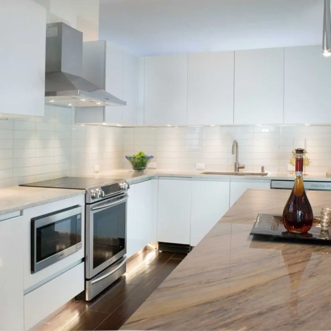PoggenpohlFW's tweet photo. By creating spaces that reflect our clients' personal styles and needs, they're able to fall back in love with their homes. #HomeSweetHome #KitchenDesign #NaplesFlorida #swfl #Reno #Kitchen #Interiors #House #Remodeling #RenovationProject https://t.co/ydWevuhplv