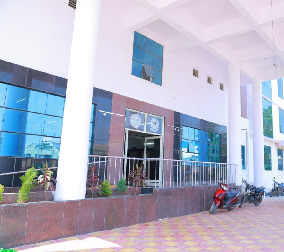 BRSHarish's tweet photo. Delighted to share that 30bedded Community Health Centre Achampet, Nagarkurnool District has been upgraded to 100 bedded Hospital with ICU, Emergency & Pediatric ward, OT, Dialysis unit, Blood bank and other facilities. 

This is a testimony to CM Shri #KCR Garu’s vision towards #ArogyaTelangana

People of Achampet will have better health facilities as, I will be inaugurating the hospital tomorrow in their esteemed presence.