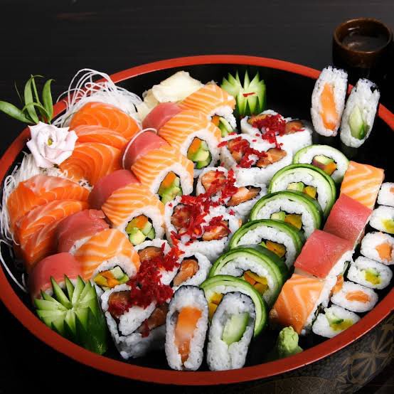 rafaelstyfiler's tweet photo. Sushi/ Sushi https://t.co/V0kBWSLONB