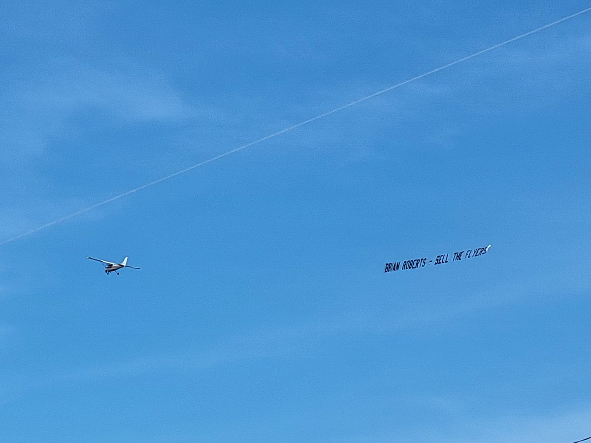 Spotted over the beach in North Wildwood 🤣 #Flyers #sellthe