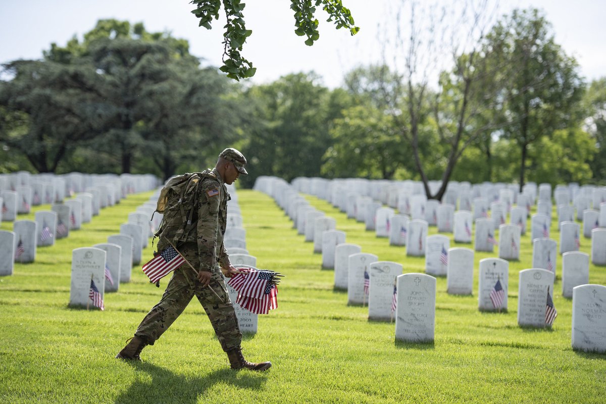 Hispanics have always served our Nation with great fervor, in every war, in every battle, on every battlefield. This Memorial Day we honor those who made the ultimate sacrifice.
We invite you to learn more about some of these prominent Hispanic Americans: arlingtoncemetery.mil/Explore/Notabl…