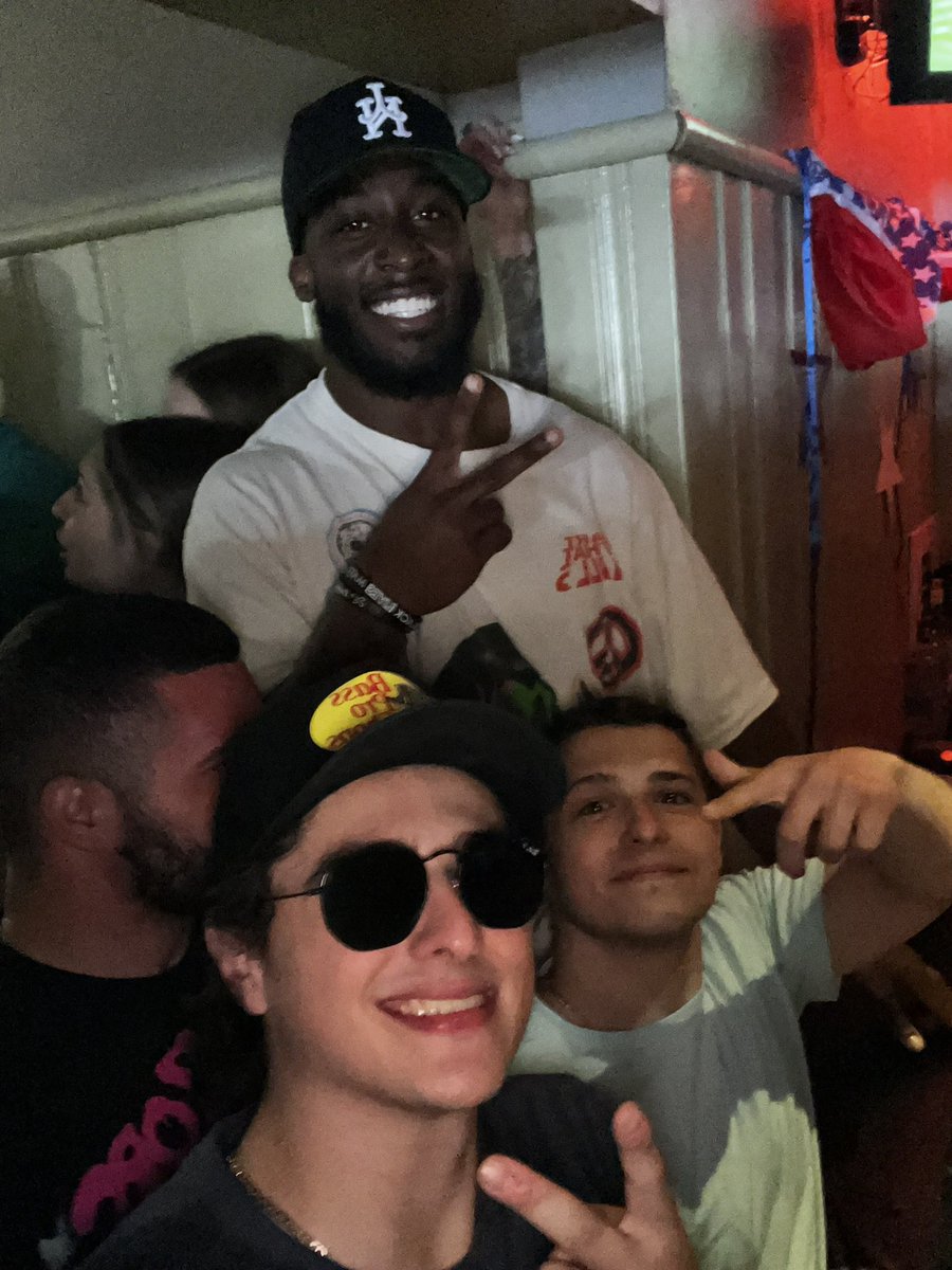 _Jet_Mike's tweet image. Met Breece Hall (@BreeceH) at Djais of Belmar last night‼️ #jets #takeflight