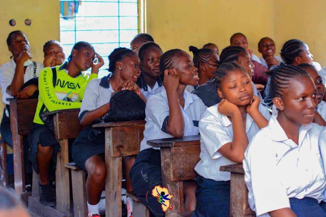 marlene_makila's tweet photo. #Hygiennemenstruelle 
Il est crucial que tout le monde se mobilise pour briser la stigmatisation autour des règles et garantir l’accès à des produits menstruels de qualités pour toutes.
@MajRDCongo 
@AfriyanRdc 
@UNFPARDC https://t.co/WrOgTowxAa