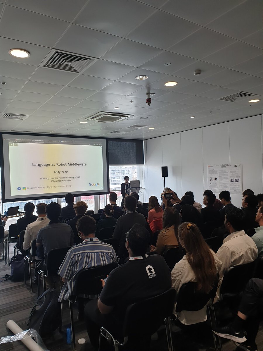 AjanovicZlatan's tweet photo. @andyzengtweets on "Language as Robot Middleware" at #L3H2 #ICRA2023 workshop. https://t.co/AAh22zVZk3
