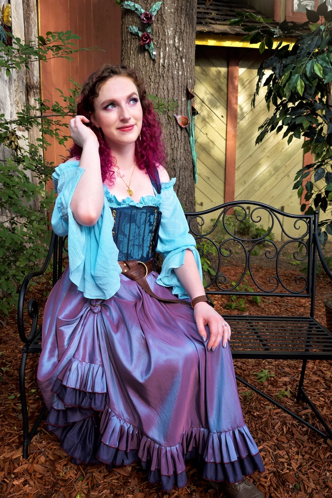 Tis the last weekend of Scarborough! Here's my look from our visit this season, loving this new skirt from Moresca 🥰
Top silverleafcostumes
Bodice The Frock Shoppe
Skirt Moresca

#RenFaire #RenaissanceFaire #ScarboroughRenaissanceFestival