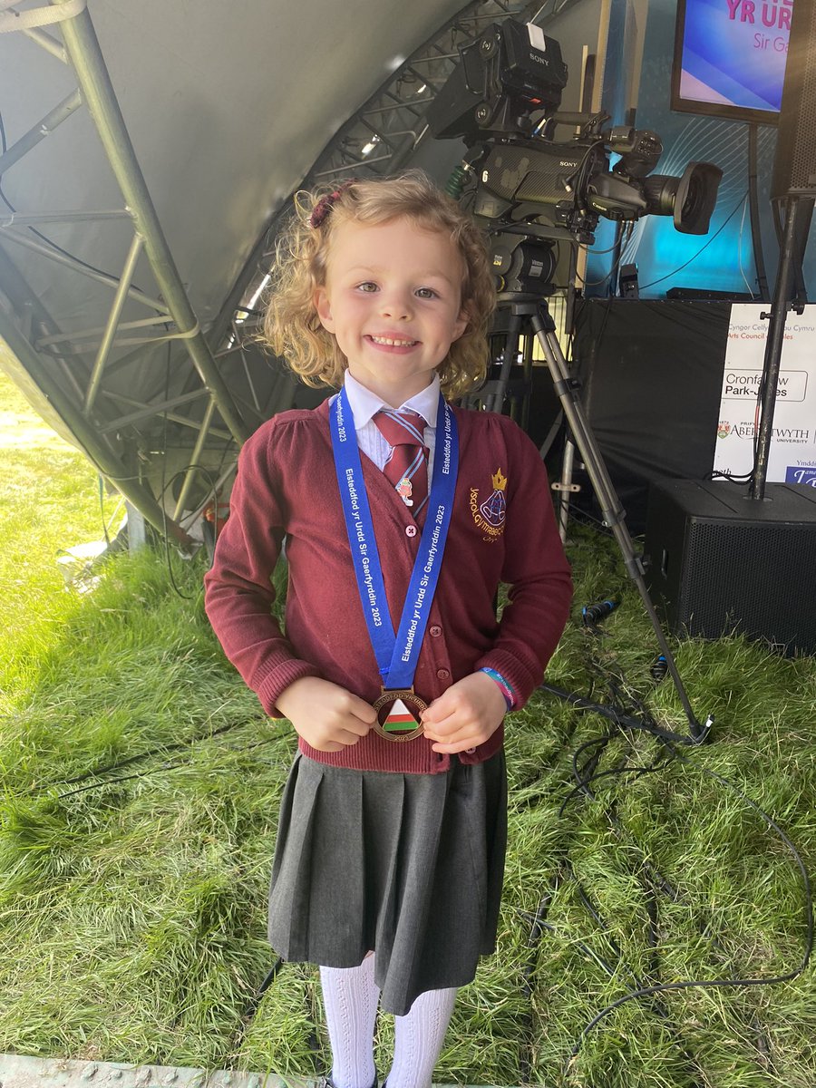 Ysgol Gymraeg Gwenllian tweet media
