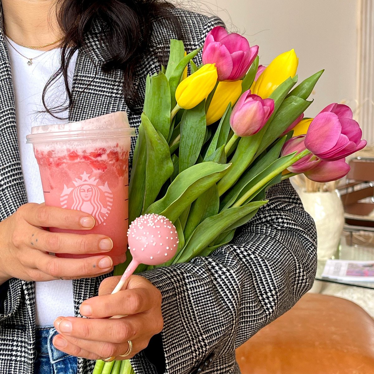 OshawaCentre's tweet photo. Spring showers bring May flowers… and your favourite seasonal beverages. Swing by our @Starbucks to sweeten up your week ☕🌱. https://t.co/x8WwyTwg18