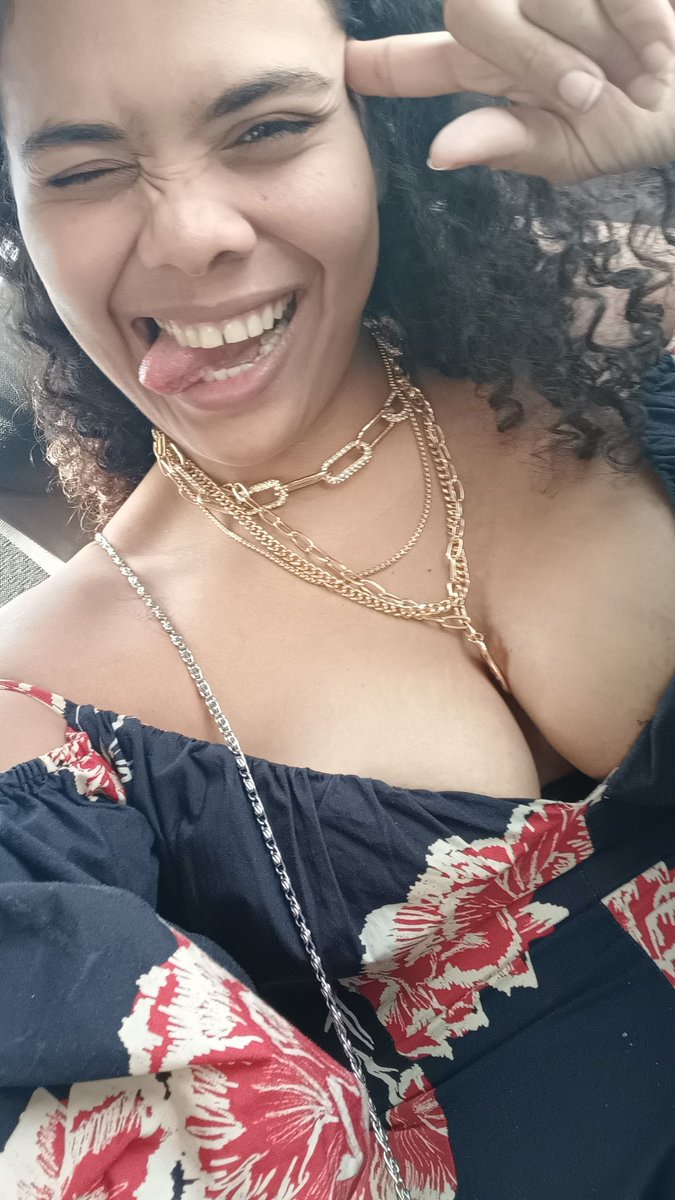 Sovarapo's tweet photo. Vendo humo🥰 https://t.co/hoYnl4lgAw