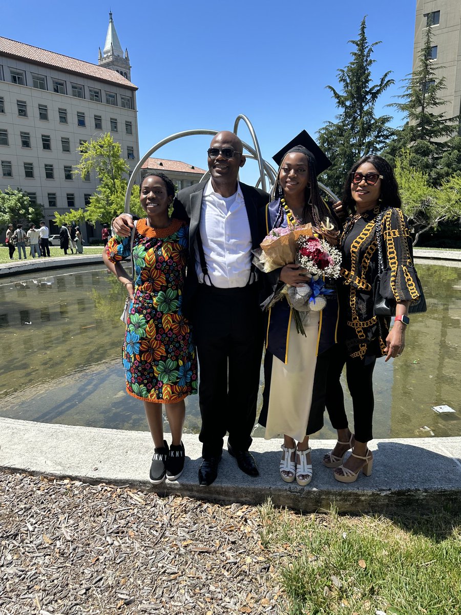 okayonwuli's tweet photo. Berkeley ‘23 … all about the family https://t.co/e5uSKBIK6P