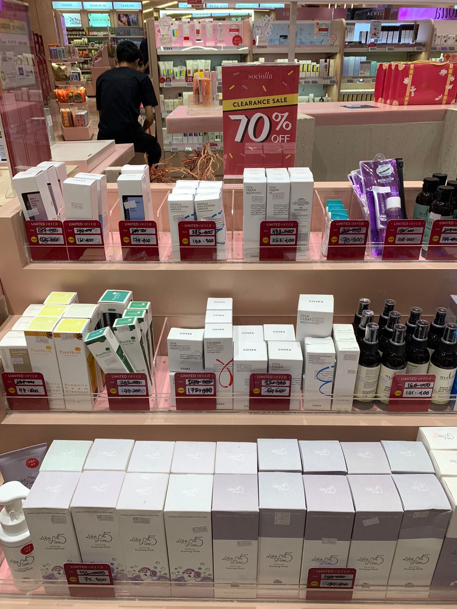 azzahrauhl's tweet photo. ‼️ open jastip sociolla jakarta ‼️

selasa, 30 mei 2023
📍pengiriman seluruh indonesia

banyak bgt lho yang diskon skincare &amp; makeupnya, boleh dm aku ya😆🤟🏻 dizoom coba harganya, murah kan?? https://t.co/DiEUoa1CxQ