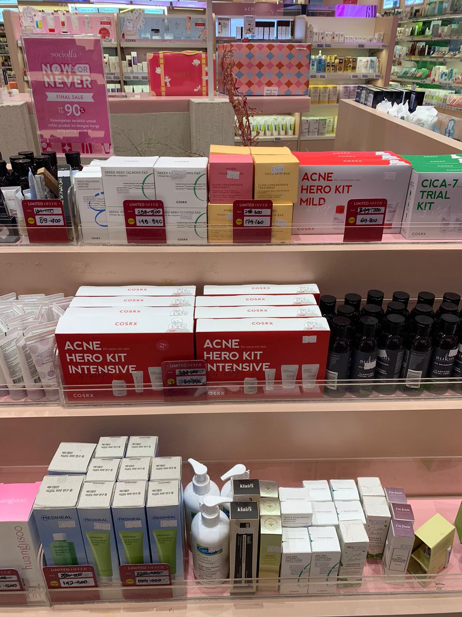 azzahrauhl's tweet photo. ‼️ open jastip sociolla jakarta ‼️

selasa, 30 mei 2023
📍pengiriman seluruh indonesia

banyak bgt lho yang diskon skincare &amp; makeupnya, boleh dm aku ya😆🤟🏻 dizoom coba harganya, murah kan?? https://t.co/DiEUoa1CxQ