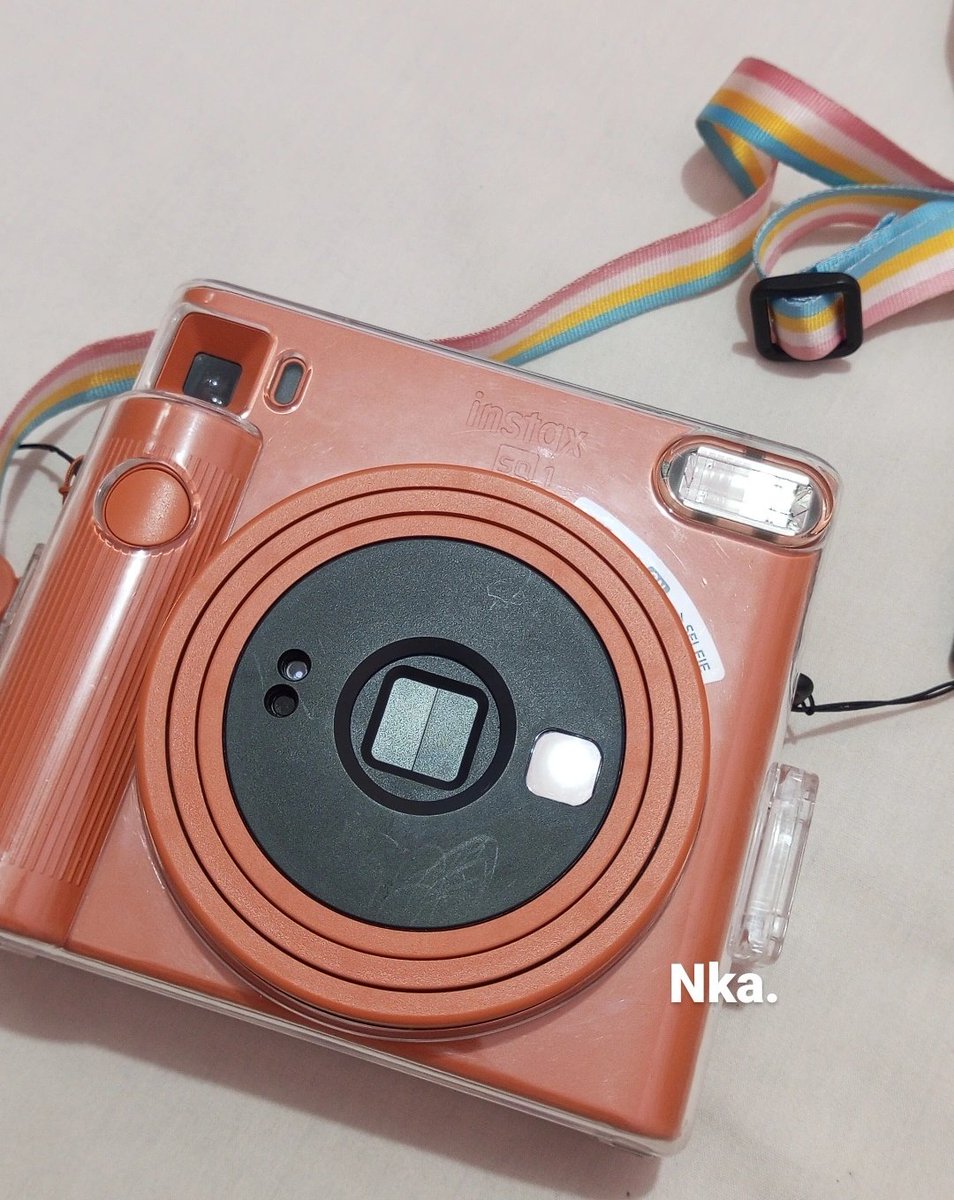 FtssTbh's tweet photo. Jual #wts Fujifilm Instax square SQ 1 warna terracotta📸
Masih lengkap, garansi 1 tahun resmi, pemakaian 6 bulan, bonus transparan case, kondisi masih bagus 100%. 
Yg mau tanya2 harga, DM yaaa.. 
Bisa COD sekitaran stasiun Tebet, Cibitung. Thankyou! ☺️
#wts #lapakcot #instax https://t.co/MZwCsYw7Lx