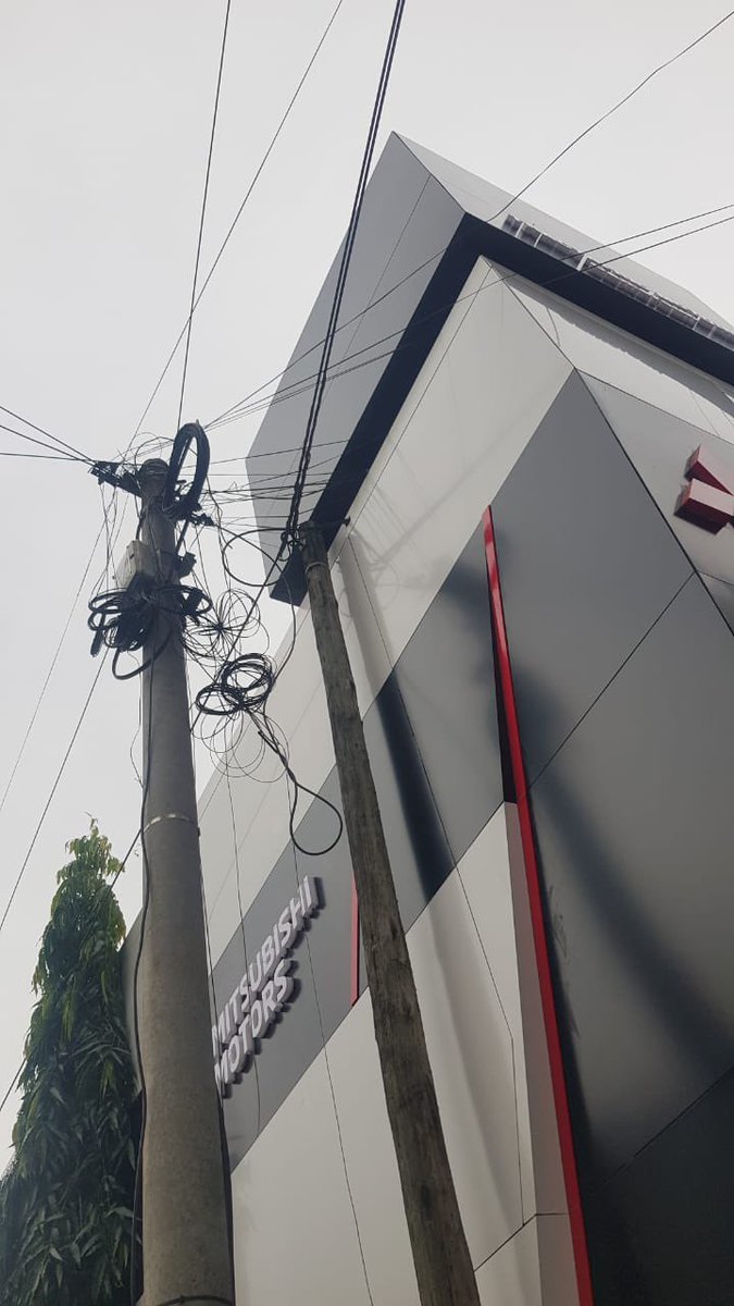 graphics_system's tweet photo. Parce que tout accident sur le chantier peu ternir l'image de notre client, nous accordons beaucoup d'importance à la sécurité.
Nos équipes ont les certifications pour le travail en hauteur, montage/démontage d'échafaudage, consignation basse/haute tension...
#GraphicsSystem https://t.co/FiIDyvBfRF