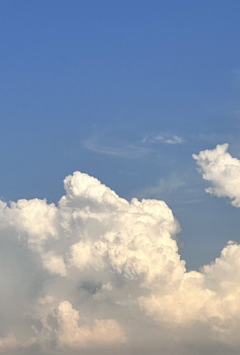 ☁️🌈: I recently got reminded of the quote : Don’t cry because it’s over, smile because it happened. As cliché as it sounds, it’s true. Any period of pure joy you went to keep will stay with you in your memories for as long as you wish. And no one can take that away from you 🤍