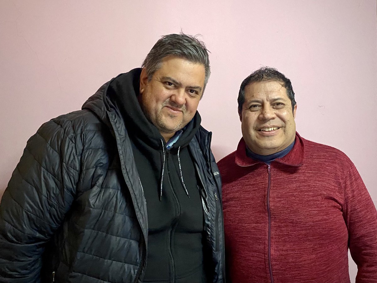 JPYapura's tweet photo. 📍#Maipú | 🎧 Esta mañana de lunes visité la Radio Mega 98.3 de Fray Luis Beltrán.

Gracias Aldo por abrir las puertas de tu radio y permitirnos dar a conocer las propuestas de gobierno de Guillermo Carmona y Liliana Paponet.

#AvanzaMendoza #502D #PrimeroMendoza https://t.co/ToAkoC7tct