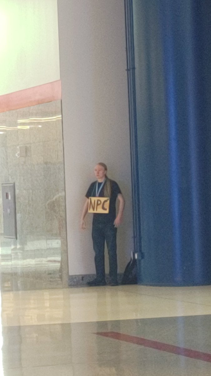 Nex_lovely's tweet photo. Saw this dude at comicpalozza. Best fucking cosplay ever. #NPC #cosplayer #cosplayonpoint #comicpalozza https://t.co/bQWboU2408