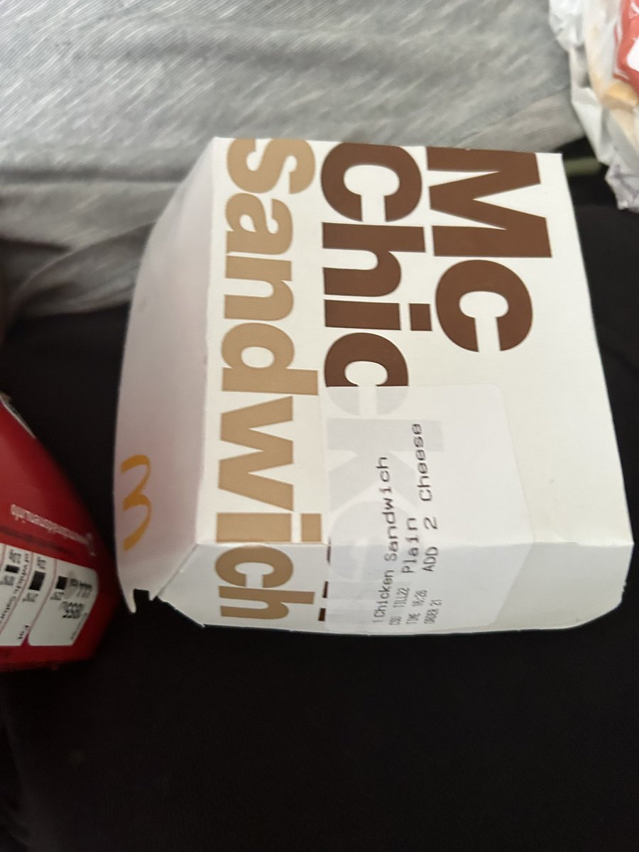 xfklb's tweet photo. @McDonaldsUK doesn’t look like a McChicken to Me? This is the second time in a week this has happened from two different outlets in Warrington :( https://t.co/vouH43Kcam
