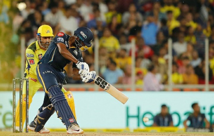 MShaikh05's tweet photo. Record breaking views (3.2 Crore), unbelievable stumping &amp; catch by Dhoni, amazing batting by Sai Sudarshan and a great target by Gujarat Titans. 

What an amazing first half!

#IPL2023Finals #CSKvGT #MSDhoni𓃵 #IPLonJioCinema https://t.co/eG0vuzjfMr