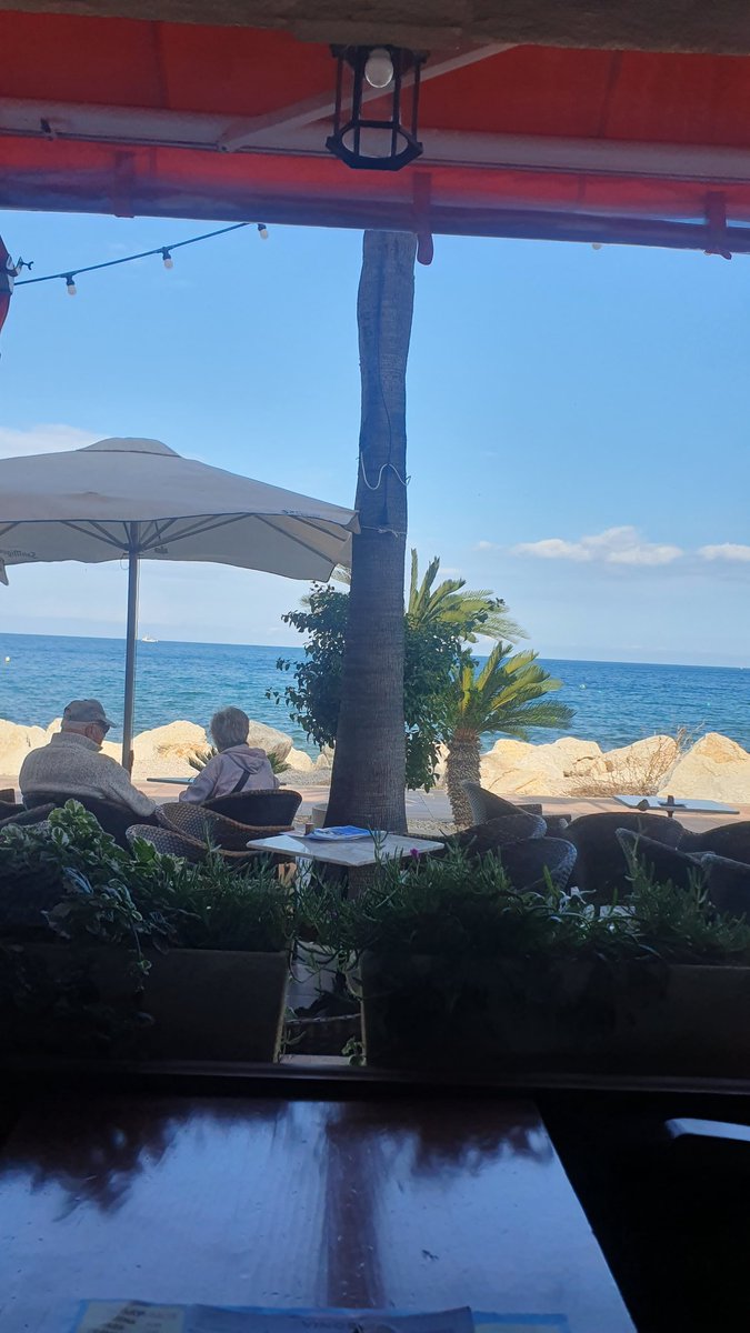 Mi ventana infinita

#mediterraneo 
#comunidadvalenciana 
#lifestyle 
#sea 
#beach 
#MondayMotivation