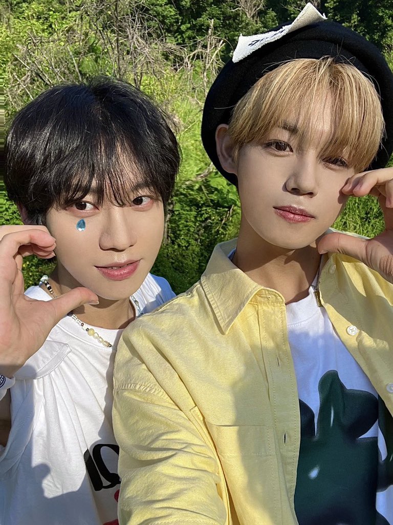 SeokheeFrance's tweet photo. POST 

Seokhee apparaît sur le post de #HIKARI !! 
_
#HASEOKHEE #FANTASYBOYS #소년판타지 #하석희 
©fantasyboys_ https://t.co/Gm5YXl53le