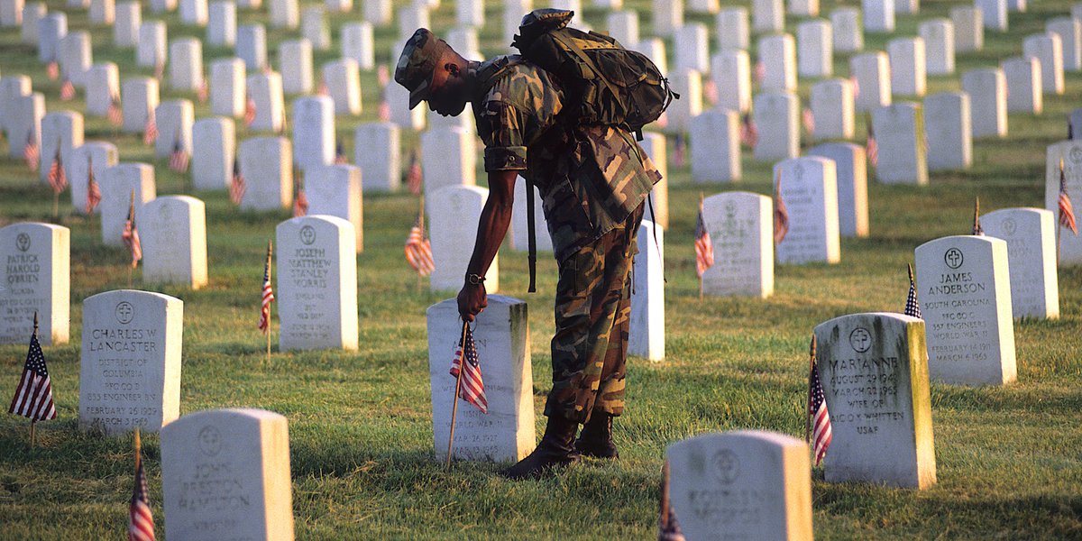 billkaplankm's tweet photo. Today, we should take the time to remember and honor those men and women who placed "service before self," to remember their achievements, their courage and their dedication, and to say thank you for their sacrifices. 

Thank you. https://t.co/gxznv2Zjfa