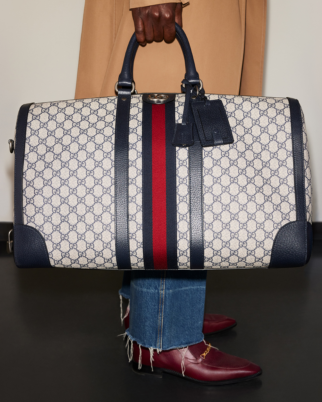 Gucci Savoy large duffle bag in dark blue leather