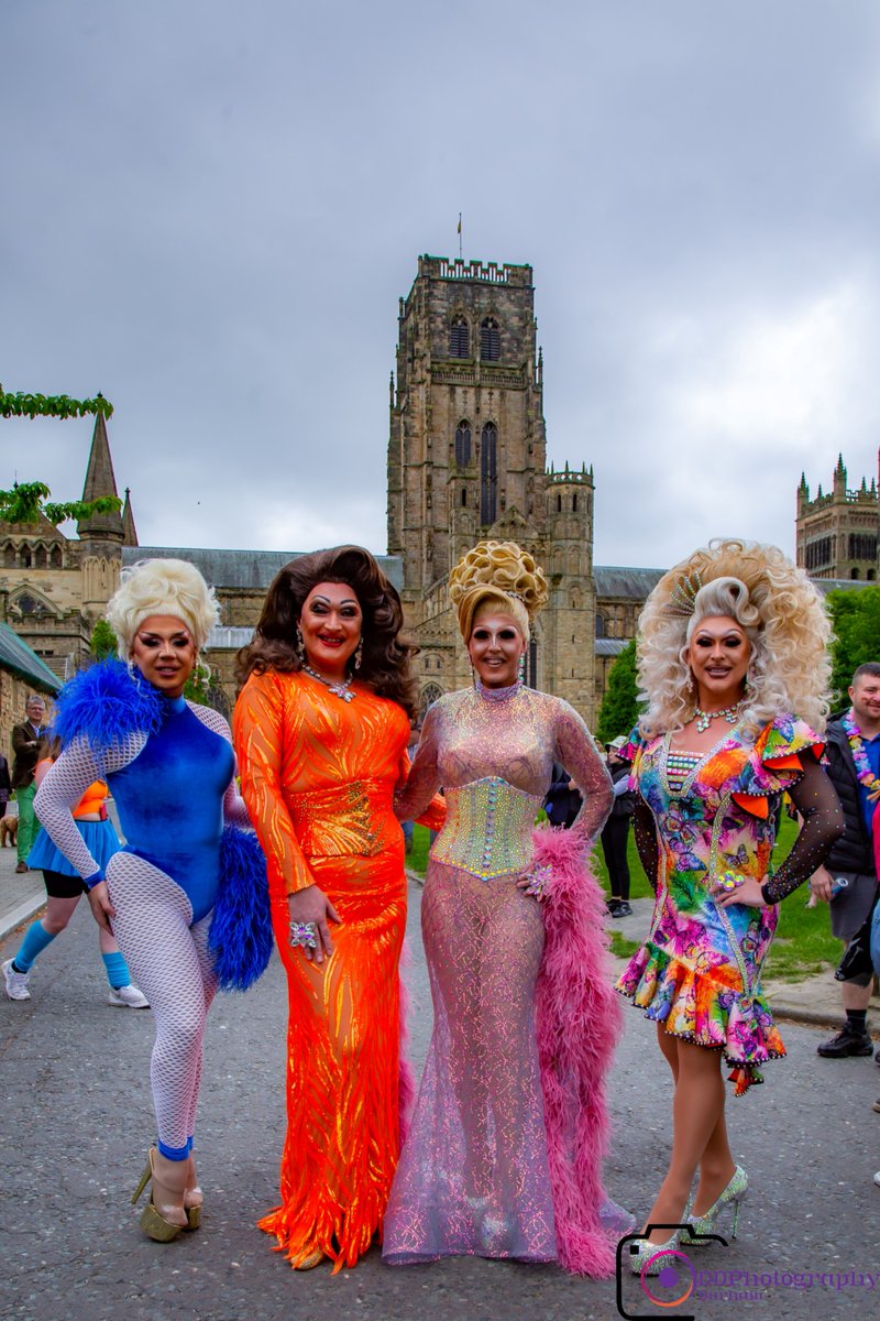 Just before the @Durham_Pride parade on Palace Green Durham yesterday afternoon. @miss_tesstickle #tesstickle #durham #durhampride #durhampride23 #durhampride2023 #drag #proud #pride #lgbt #DurhamCathdral #durhamuniversity #northeast #northeastpride #steets #street #canonuk #uk