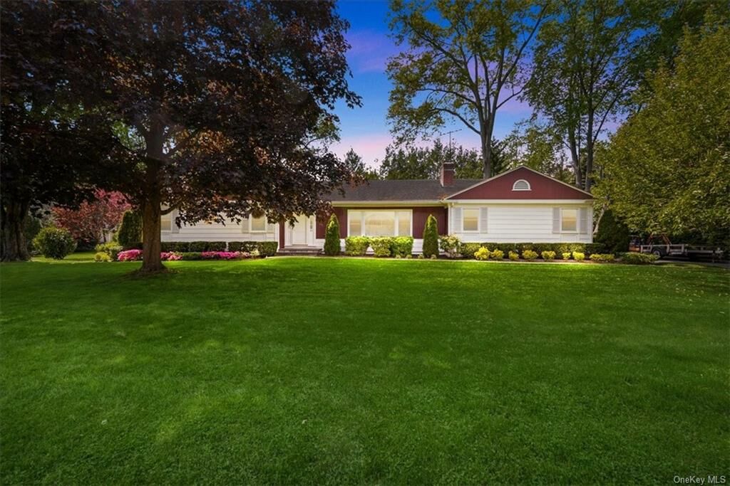 HHRandRealty's tweet photo. 85 Spier Road, Scarsdale, NY
$1,689,000 | 3 Bed | 3 Bath
Listed by Audrey Moore, RE Salesperson, (914) 772-6203 c
Visit, https://t.co/9otMgoidJj
#howardhanna #randrealty #milliondollarlisting #hannaluxury #luxurylisting #nyrealestate #rand #realestate https://t.co/zdSSQNqbZA