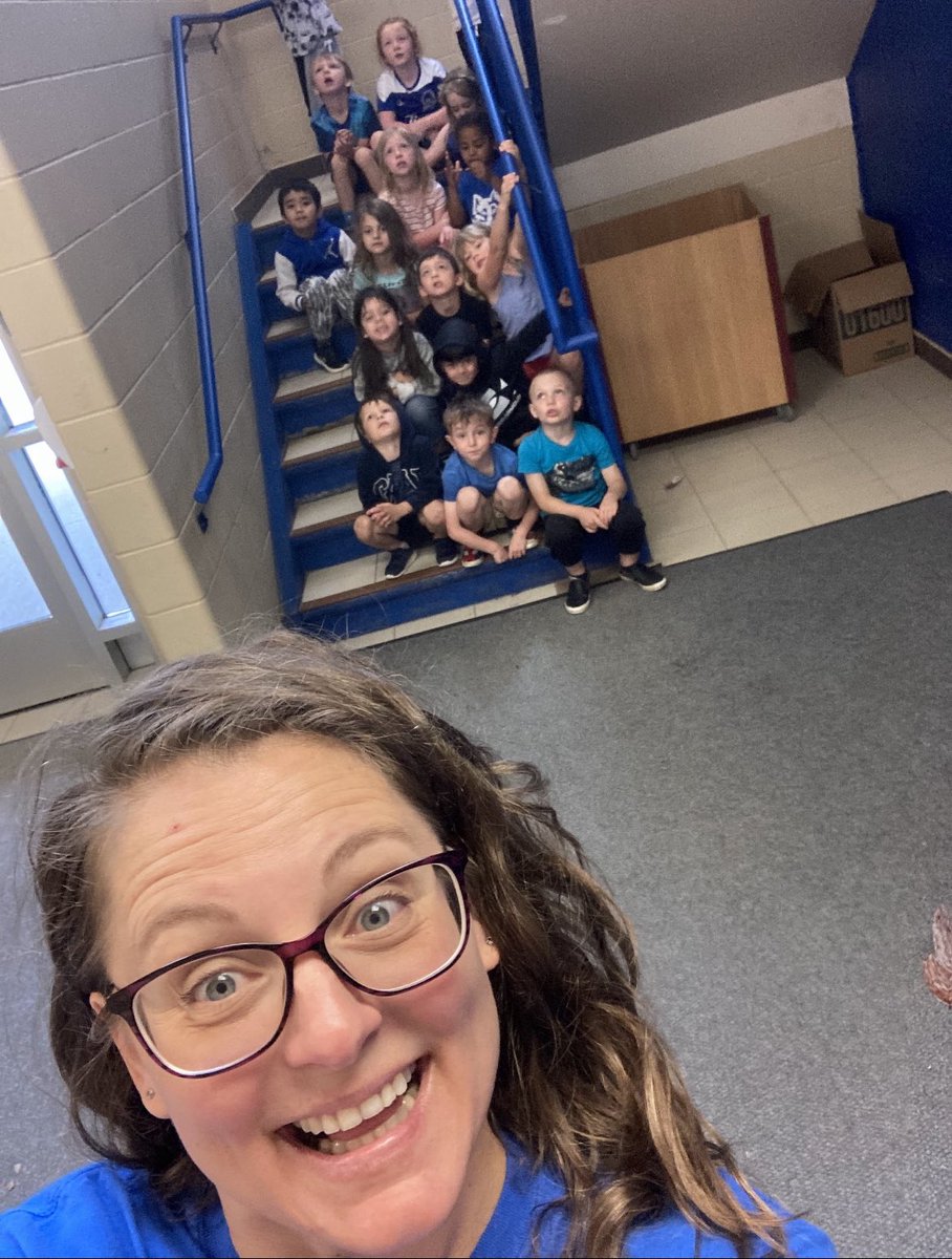 Les élèves de M/J C ont fabriqué des parachutes lors d’un centre STEM. Que du plaisir!