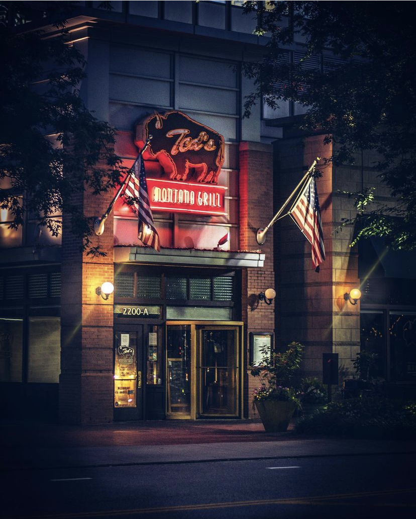 TedMontanaGrill's tweet photo. This Memorial Day we remember those who have sacrificed to protect and defend the Great American Ideal. #OnlyAtTeds https://t.co/1YscAeWnq7