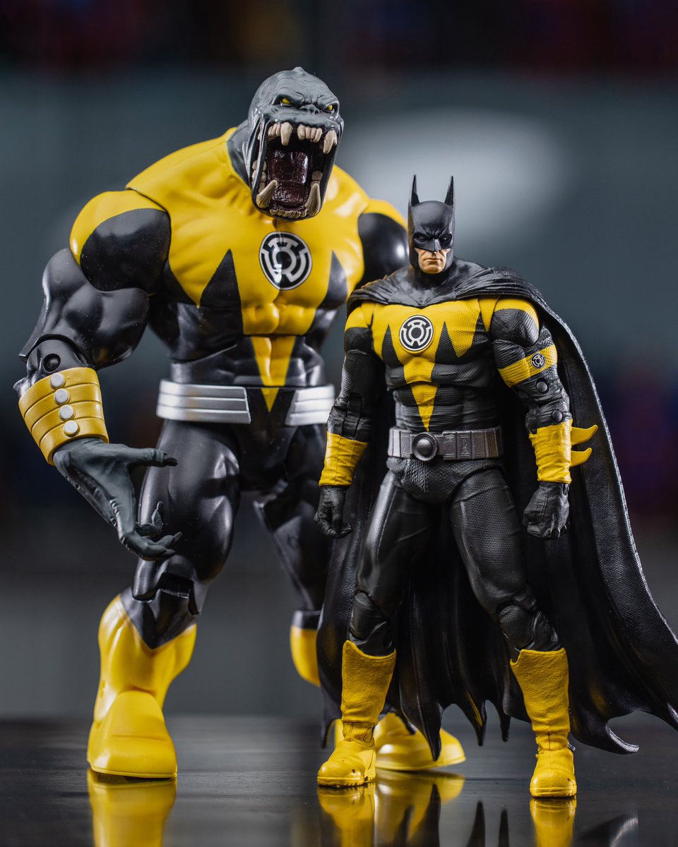Here is a look the upcoming Batman (Sinestro Corps) by @mcfarlanetoys alongside Arkillo by @mattel.

#batman #sinestrocorps #yellowlanterns #yellowcorps #sinestrocorpsbatman #batmansinestrocorps #mcfarlanetoys #dcmultiverse #dcofficial #greenlantern #toyreview #actionfigurereview
