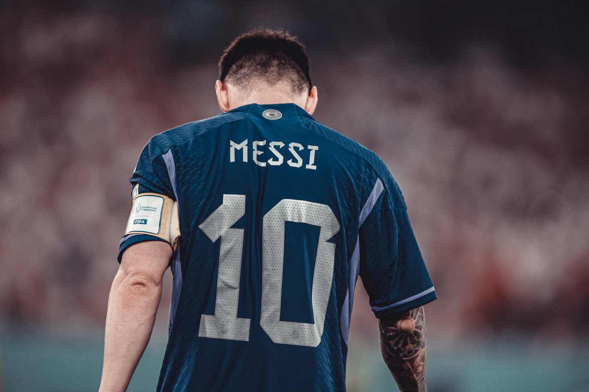 El_culers's tweet image. Lionel Messi cette saison (TCC) : 

52 matchs 
37⚽️
25🎯
62G/A 
 
Pas mal pour un soi disant "finito" non? 🐐🇦🇷