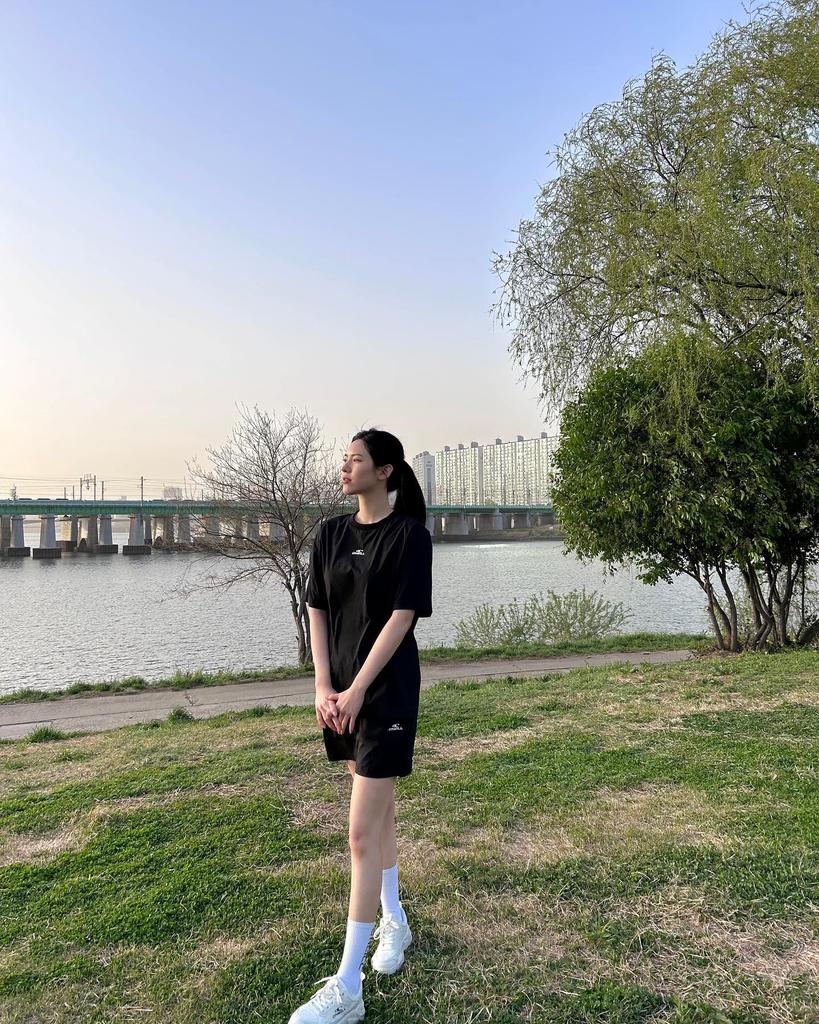 GIRLKIND_BR's tweet photo. [📸] INSTAGRAM 📷 | 230416 @/sunheeeya:

"Ótima sessão de fotos da O'Neill* 🏃���♀️☁️💗"

🔗https://t.co/VmQxyA4KxU

*marca de roupas esportivas

#GIRLKIND #걸카인드 #ELLYN #엘린 #SUNHEE #선희 https://t.co/rUSMjszwVD