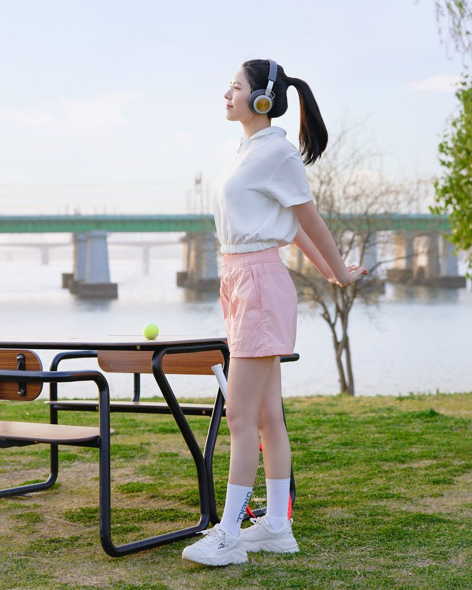 GIRLKIND_BR's tweet photo. [#INFO] Sunhee é modelo da marca de roupas esportivas O'Neill Korea! 🤍

#GIRLKIND #걸카인드 #ELLYN #엘린 #SUNHEE #선희 https://t.co/tyGFOA6JZM