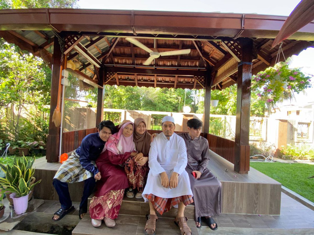 facelessvoid___'s tweet photo. Happy birthday baba, doesnt feel real to me until this day, rindu baba  🤍 ill see you again one day https://t.co/LK5Cmu2iYC