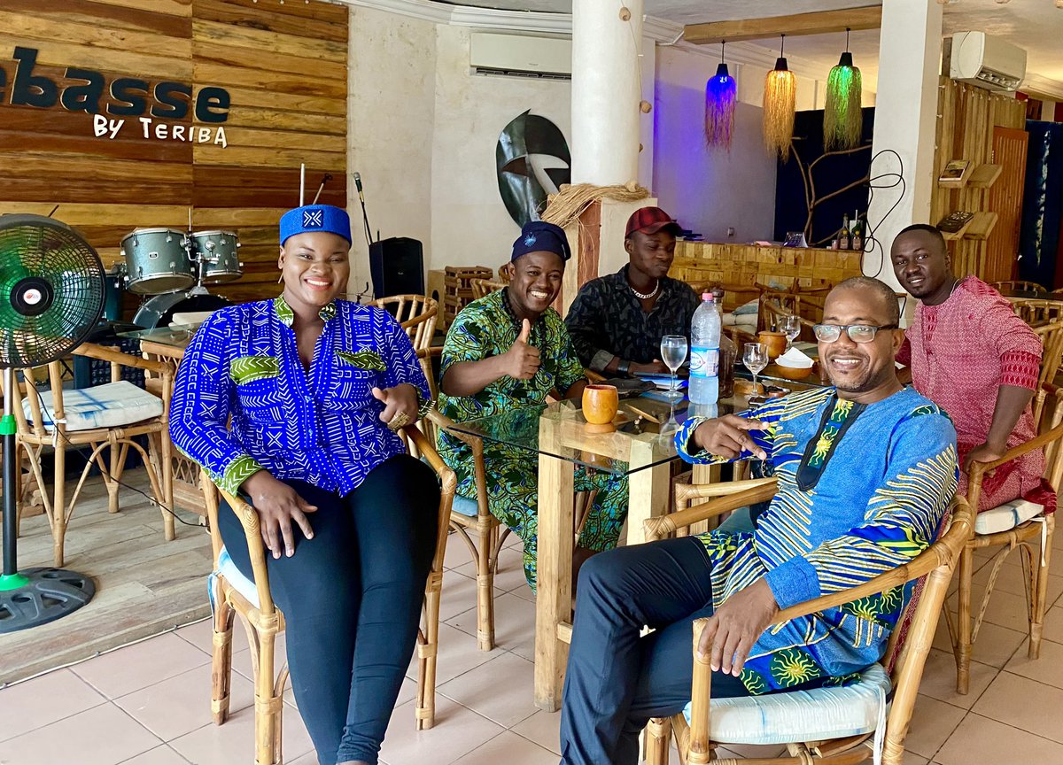 EApampa's tweet photo. C'est toujours un plaisir de discuter avec Gopal Das le slameur du Bénin, l'un des plus grands artistes du pays.  Et cette fois ci , ce sont ajoutés de grands noms pour notre Meet &amp; Greet. https://t.co/PY3IkeH21V