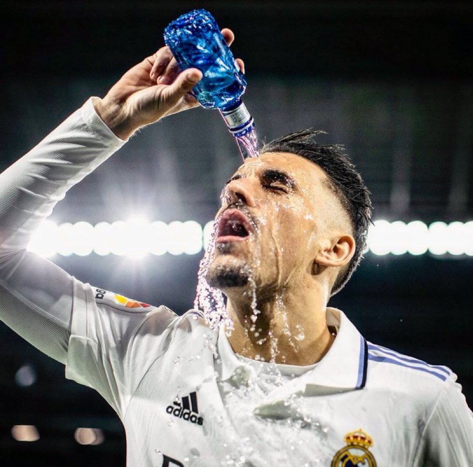 🚨💣 BREAKING: Real Madrid have sent a new renewal offer to Dani Ceballos. <a href="/marca/">MARCA</a>  🇪🇸