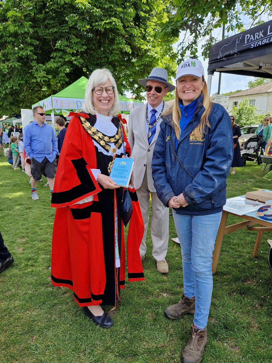 Great day for <a href="/ParkLaneStables/">Park Lane Stables</a> when Natalie met the new Mayor at the Rotary Charity Fair on Twickenham Green and presented her with a copy of her book <a href="/LBRUTMayor/">Mayor of Richmond</a> <a href="/twickenhamrota3/">Twickenham Rotary</a> <a href="/TwickenhamNub/">Twickenham Nub News</a> <a href="/twickerati/">twickenham tweets</a> <a href="/LBRUT/">Richmond Council</a> <a href="/TWmagazines/">TW Magazines</a> #twickenham