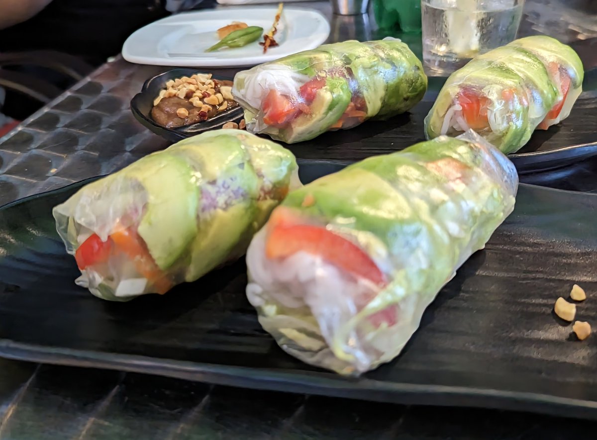 DiningNearMe's tweet photo. Have you ever eaten avocado spring rolls? https://t.co/WSYtIGz9ja