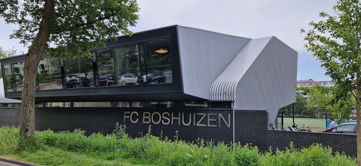 nelbo009's tweet photo. Game 141, ground 567, Sportpark Boshuizerkade, @fcboshuizen 5-2 @rksvheeze, Eerste Klasse Zondag B. Not the greatest quality of game but a couple of good goals. Passed the time before heading to the airport. #groundhopping https://t.co/cqlJtQn576