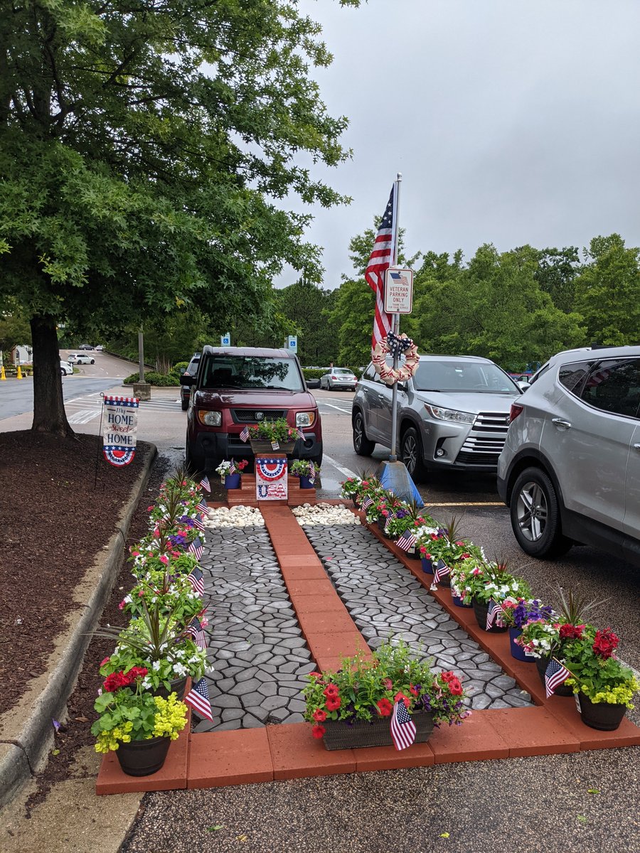 Kudos to the Cary/Morrisville NC <a href="/Lowes/">Lowe's</a> for taking the time to set this up for Memorial Day! #lowes #veterans #veteran #MemorialDay #memoria