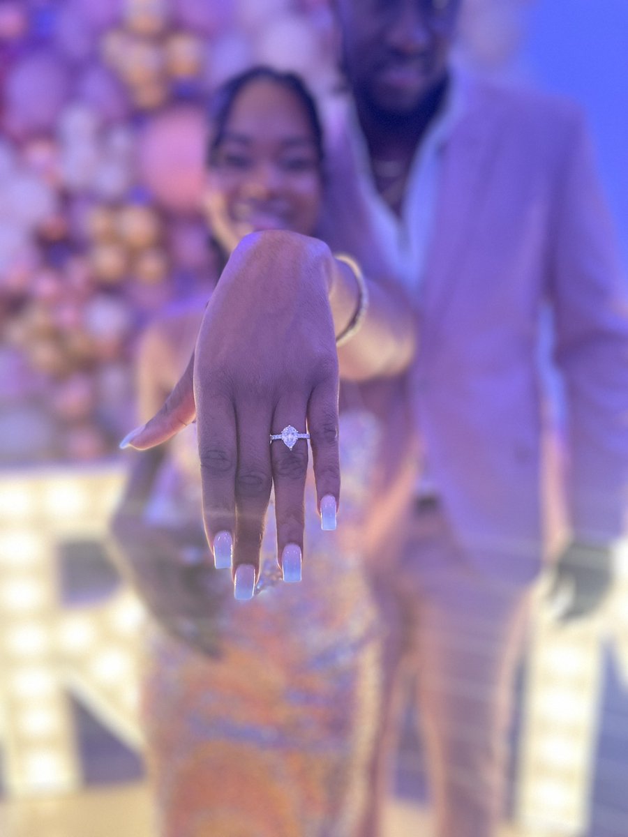 BenoitsWay's tweet image. The person I chose to annoy me.. 💍