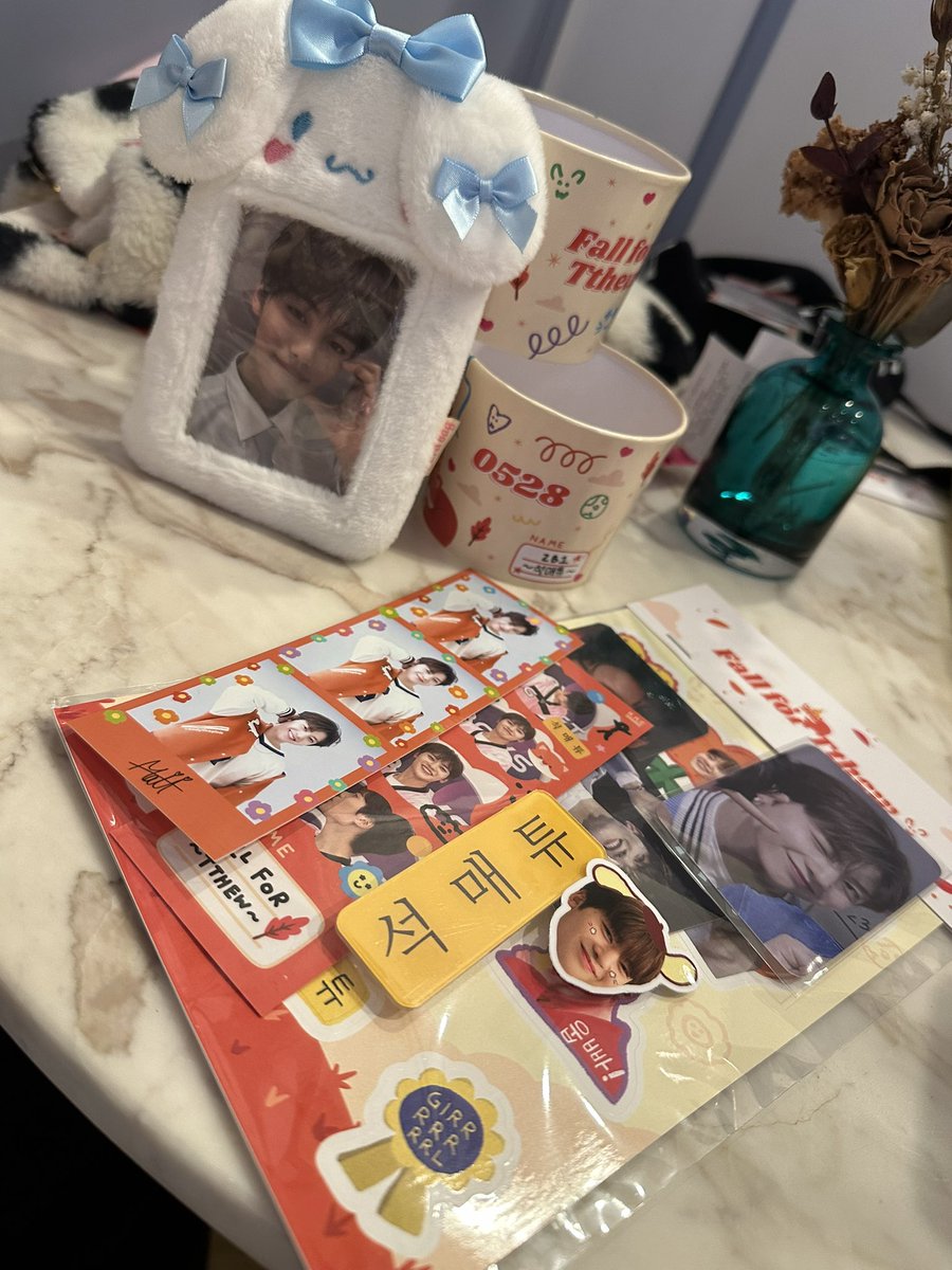 _cookiecreamyy_'s tweet photo. Super thankful to be able to attend #fallfortthew event today! Thank you @fallfortthew for the wonderful work and items hope to see more of it again!🥺💜🎂 https://t.co/Pwgucg18i2