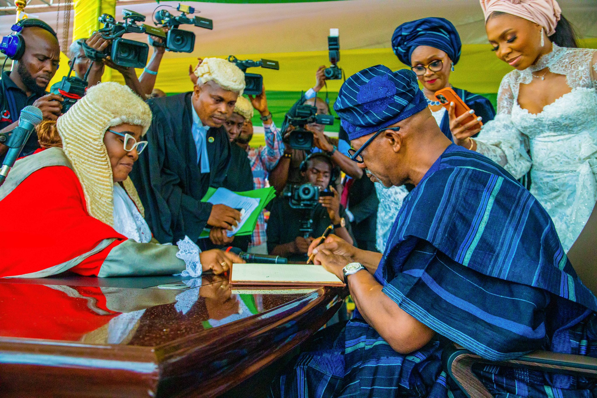 FxTwLBeXoAAz7od?format=jpg&name=large May 29:  Tinubu and 28 Nigerian Governors sworn in offices (Photos)
