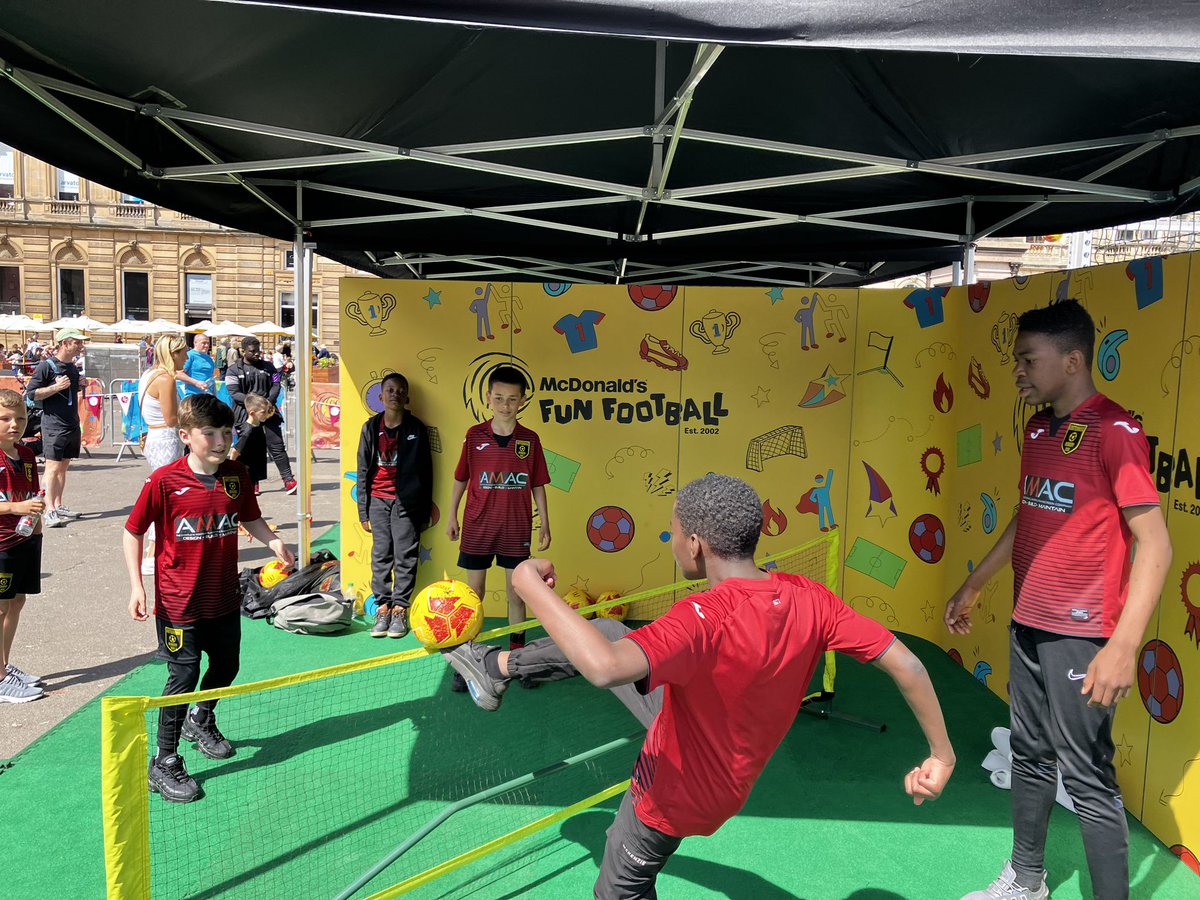 Great to be involved in #WeekofFootball
To celelbrate 150 years of Scottish Football having a @FunFootballUK sessions at George Square today our kids had a great time. @ScotFAWest @ScottishFA