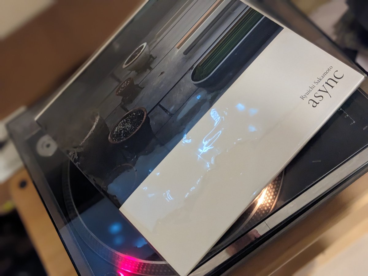 keitamiyano_'s tweet image. #ryuichisakamoto 
#async 
#lp